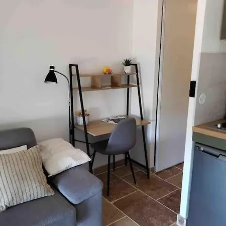 Studio Avec Parking Vue Sur La Cité De Appartamento