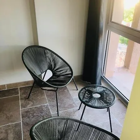 Studio Avec Parking Vue Sur La Cité De Appartamento Carcassonne